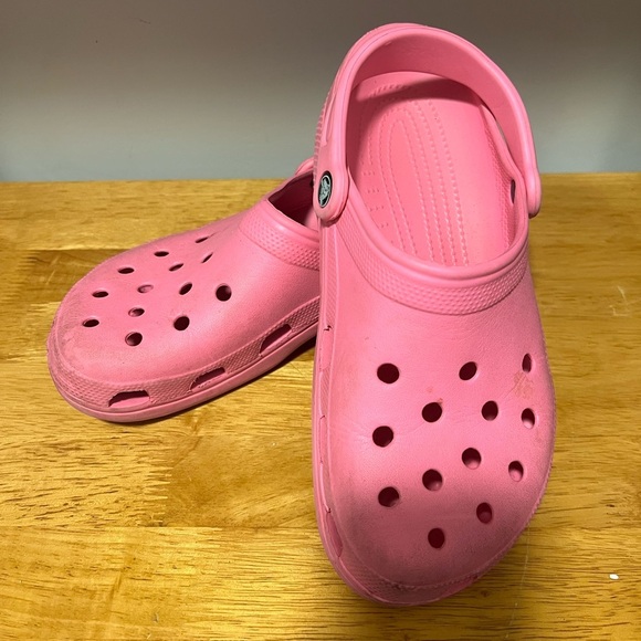 Crocs Class in Pink Women’s 9 Bubblegum pink classic clog - Picture 1 of 8